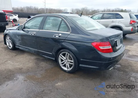 2012 Mercedes-Benz C 300 Sport 4Matic из США, поврежденный, VIN WDDGF8BB9CR195371